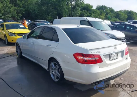 2013 Mercedes-Benz E 350 из США, поврежденный, VIN WDDHF5KB1DA733791